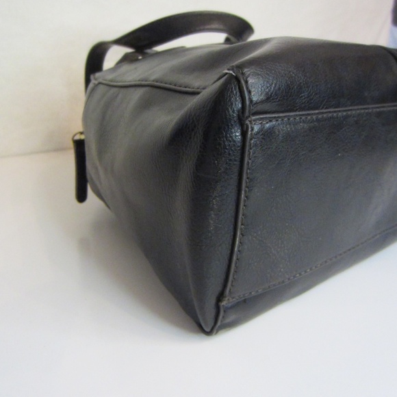 Liz Claiborne Classic Black Double Strapped Faux Leather Zipper Close Purse - Picture 8 of 12